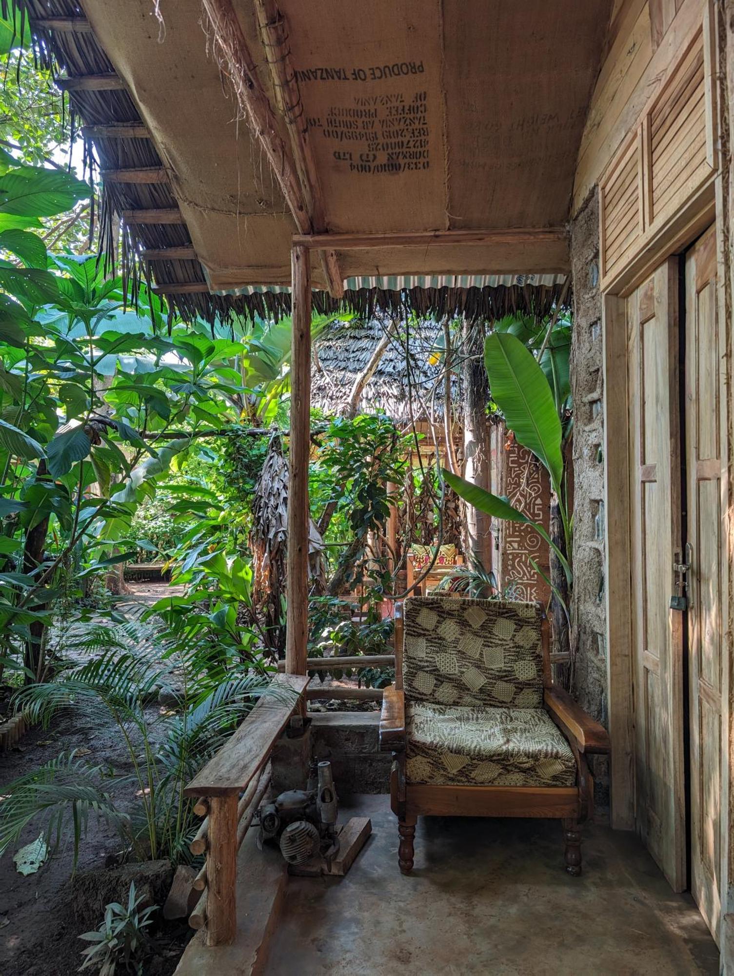 מושי Backyard Hostel מראה חיצוני תמונה