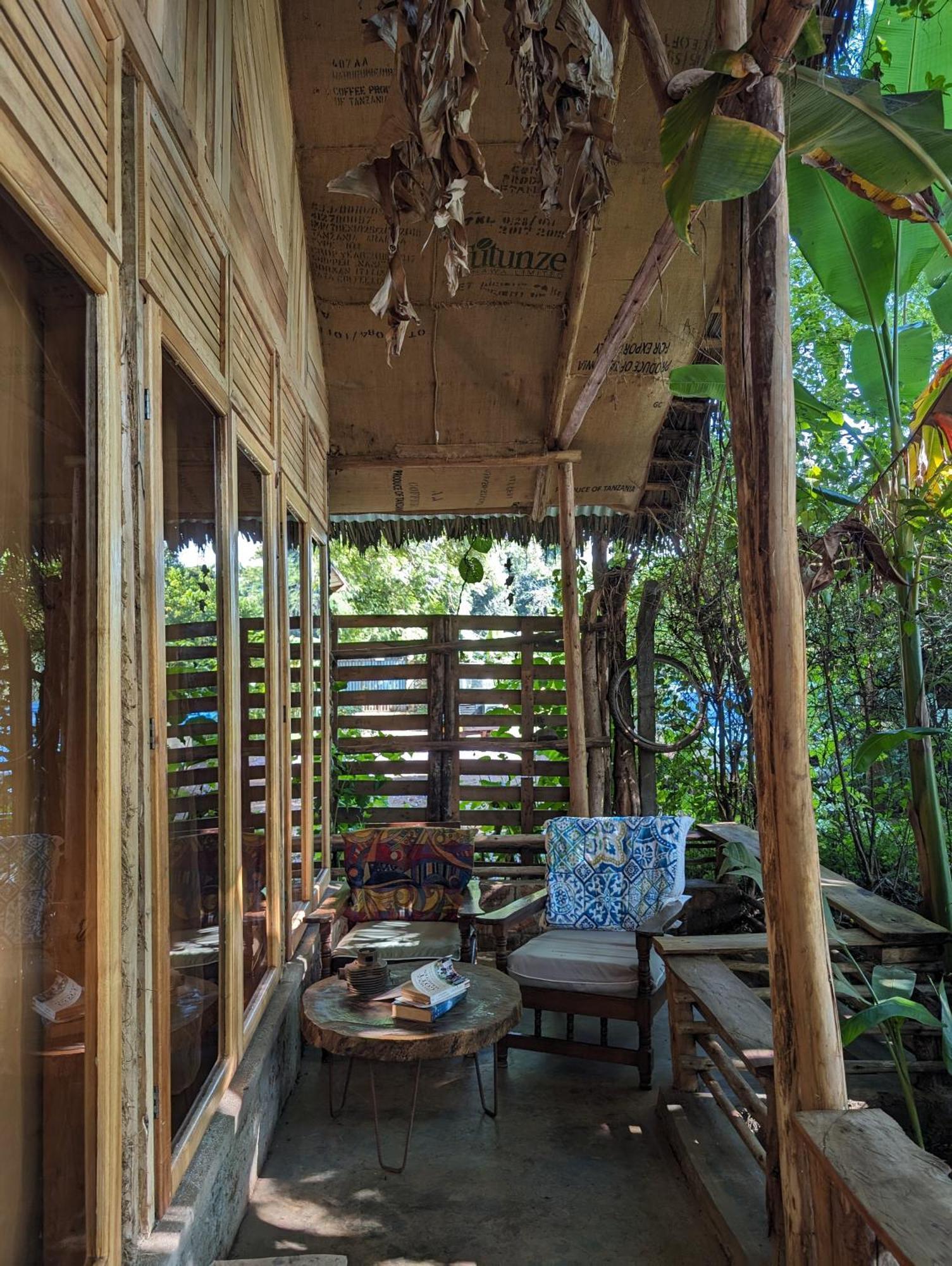 מושי Backyard Hostel מראה חיצוני תמונה